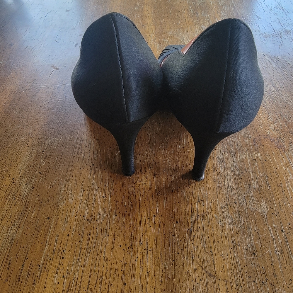 Nina Women's Black Satin Peep Toes High Heels - Size 8M - Picture 2 of 5